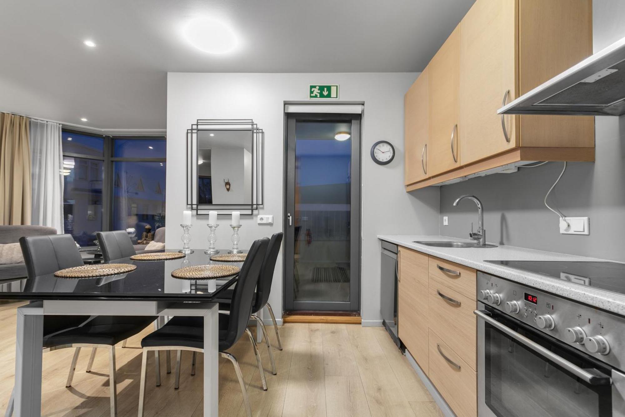 Downtown Apartments At Old Harbor Reykjavik Exterior photo